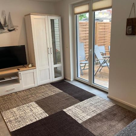 Ferienwohnung Nora Mit Blick Auf Den Ribnitzer See 외부 사진